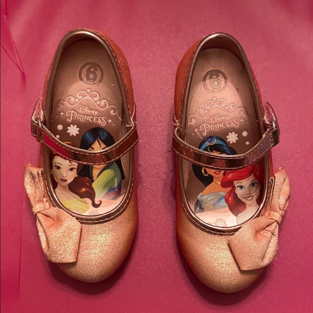 Toddler sparkly pink heeled shoes